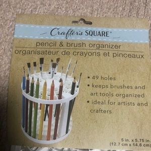 NWT Pencil and brush organizer